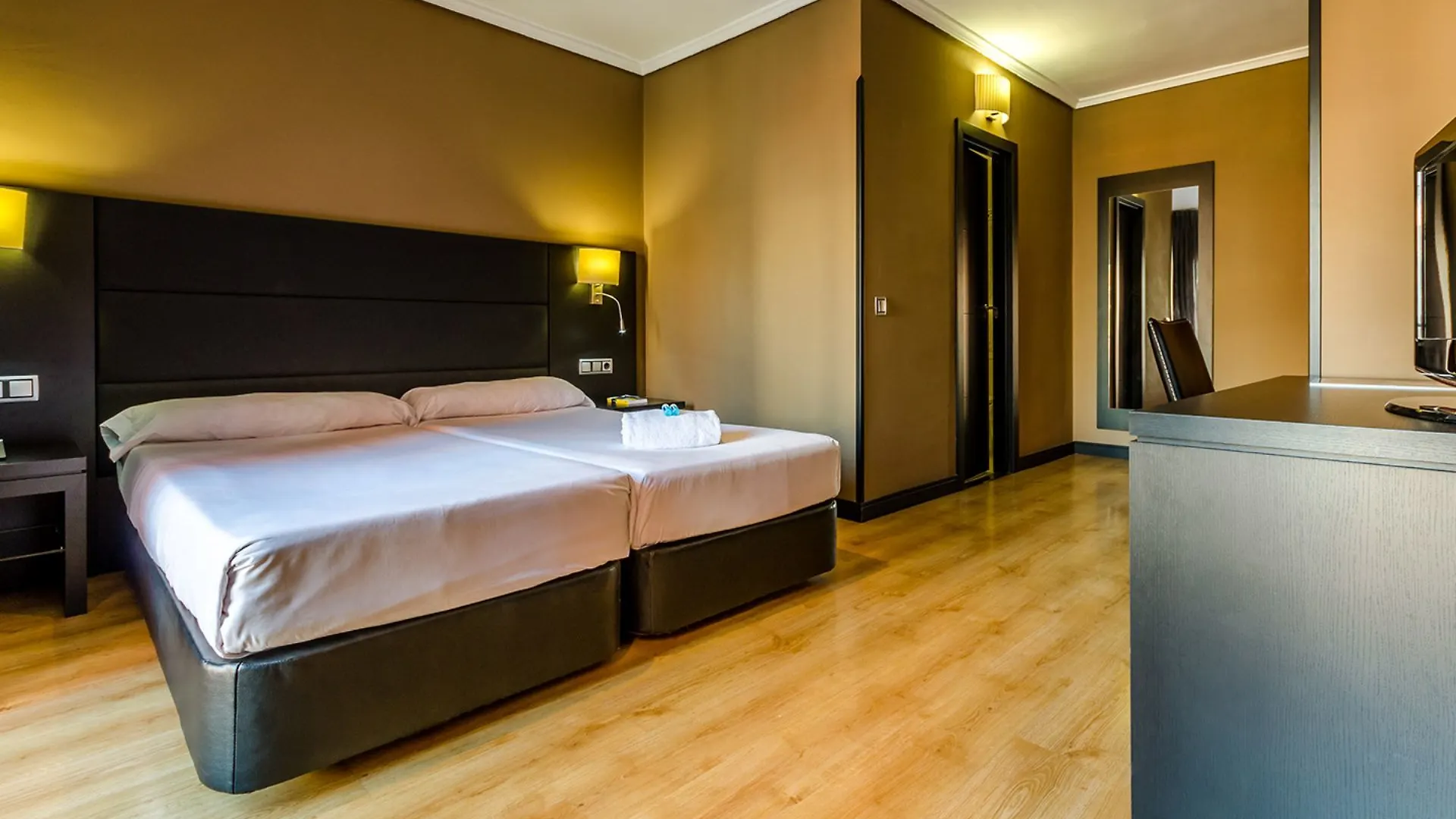 Virgen De Los Reyes Hotel Seville