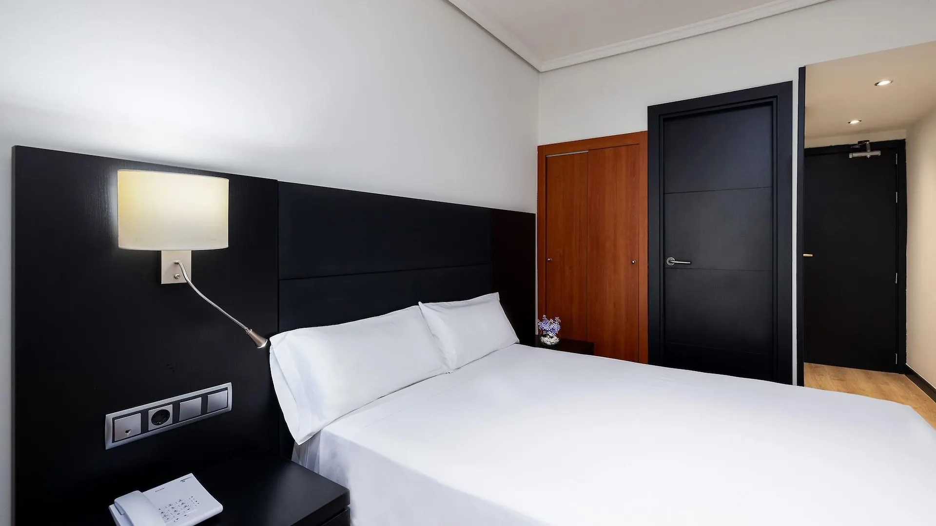 Hotel Virgen De Los Reyes Seville