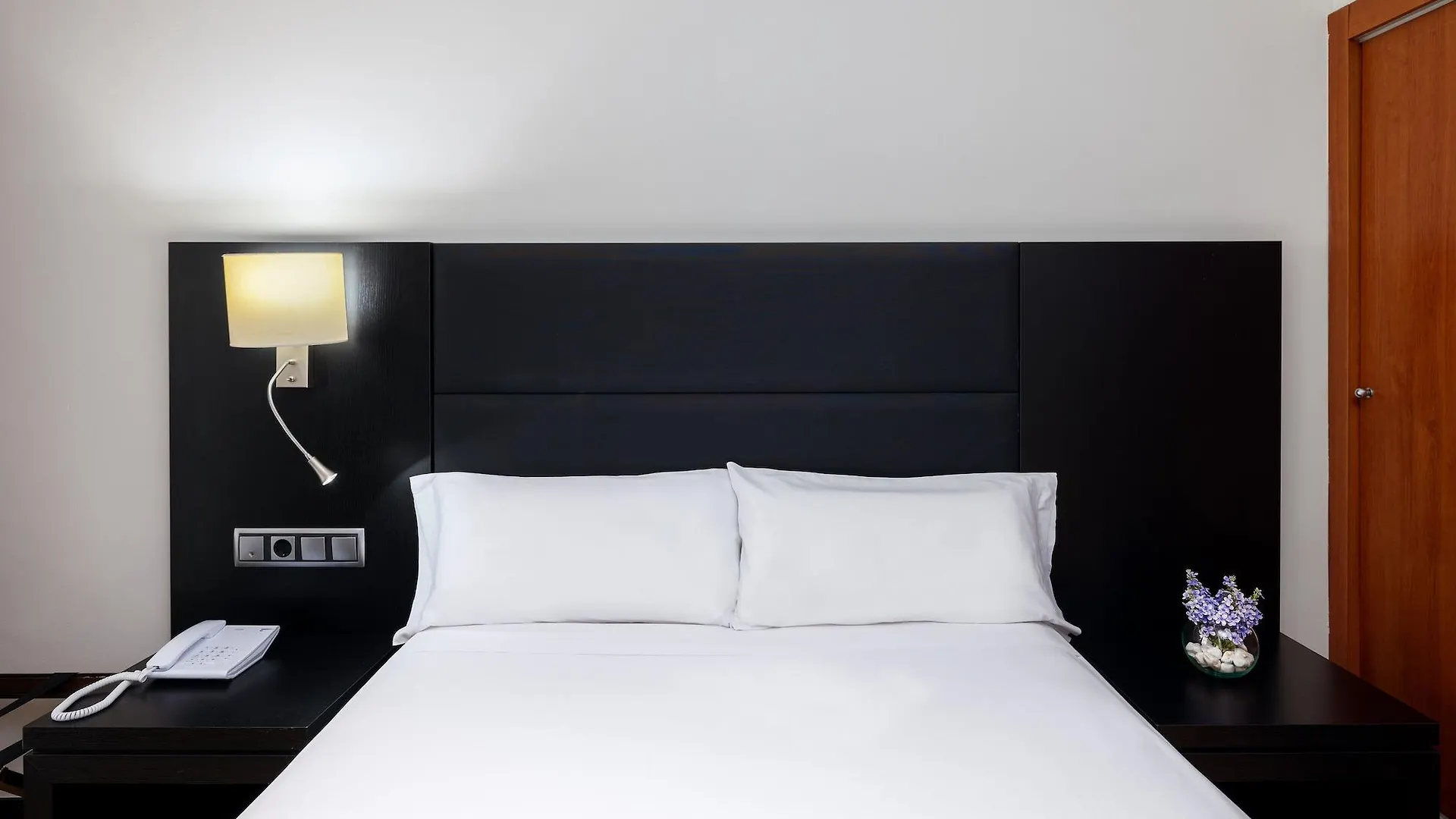 Virgen De Los Reyes Seville Hotel